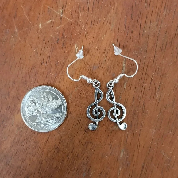 Music Note Earrings - Picture 1 of 1